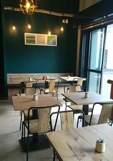 Restaurant-aux-comptoirs-du-village-a-Maillat-e1781793541167